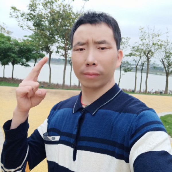 成熟善良的小伙子的照片