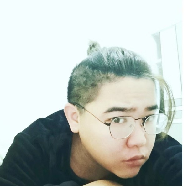 鲸鱼少年的照片