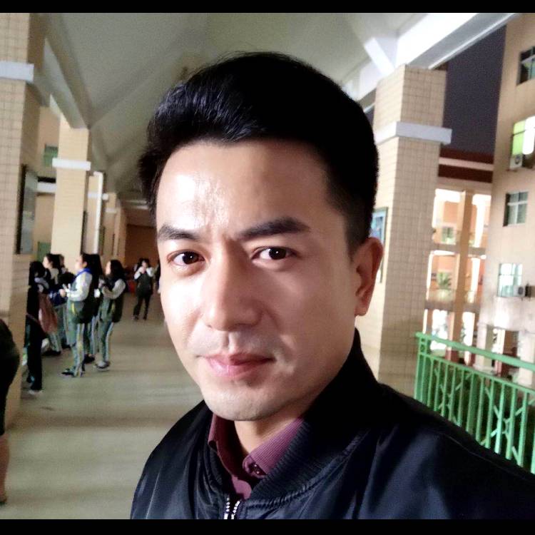 想人陪拿冰棍的照片