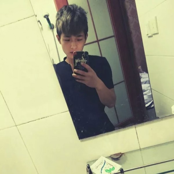 内向那冥王星的照片