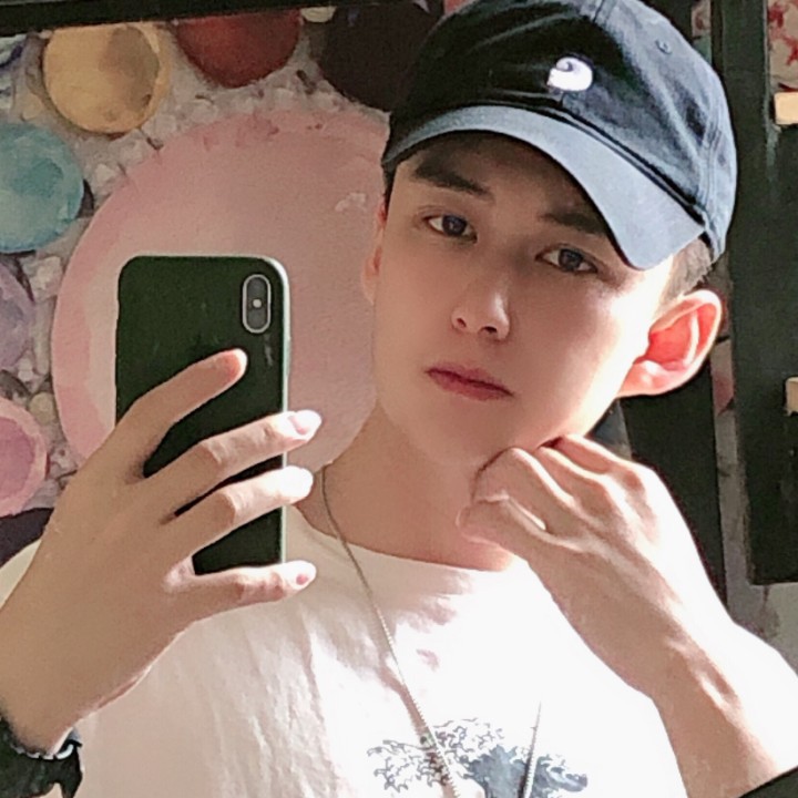 然迩的照片