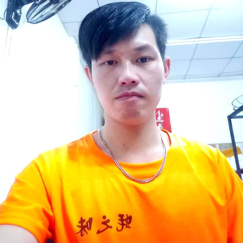 何伟民的照片