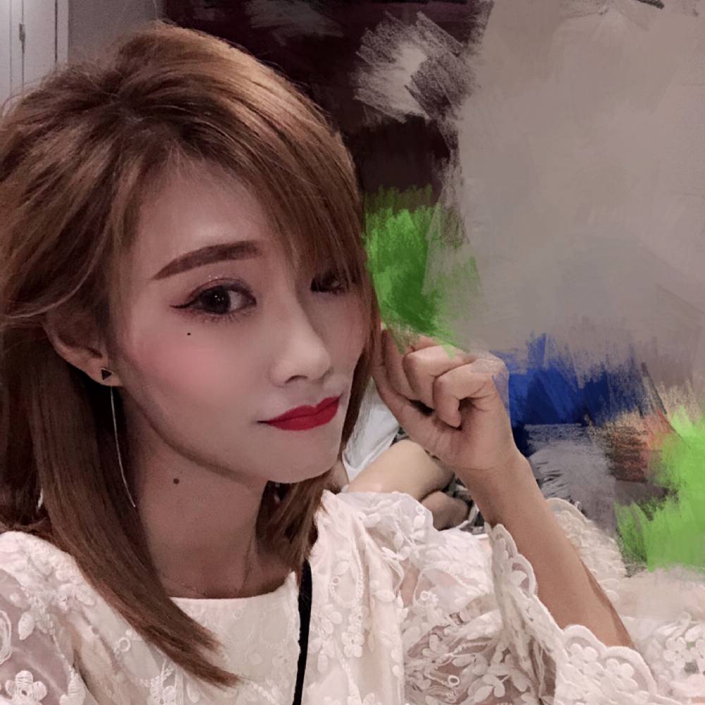 酸奶专注的照片