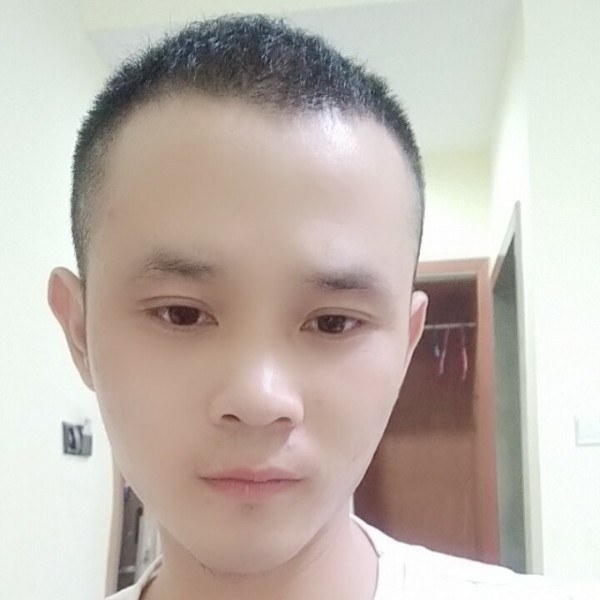 美女深拥感性的照片