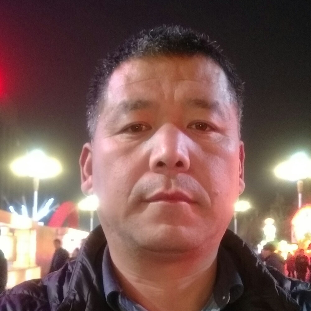蹲守的照片