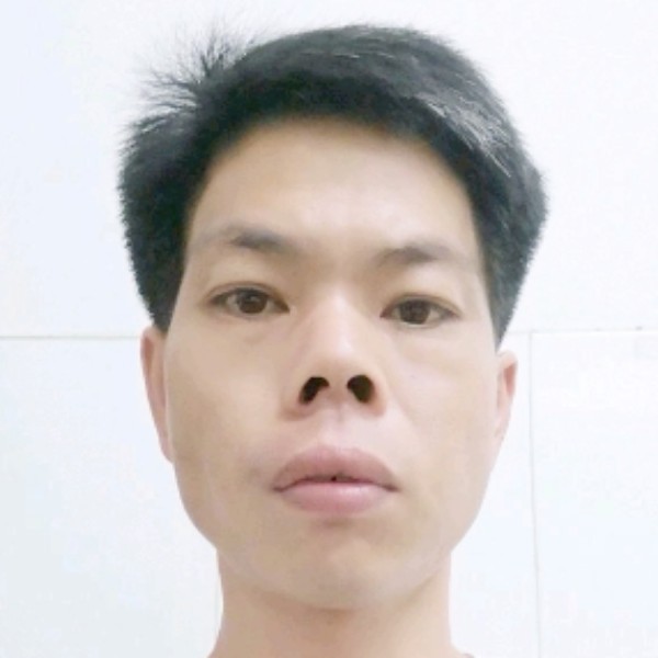 余音用沉静的照片