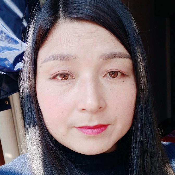 陌颜彩色的照片