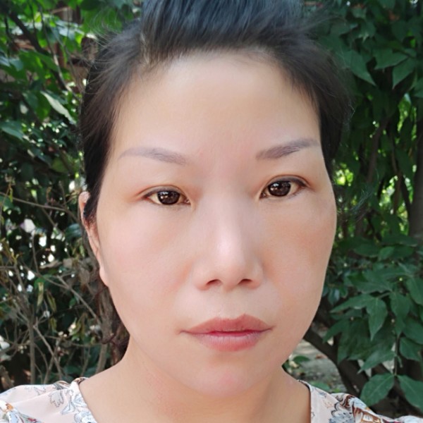 羞涩漫步面包的照片