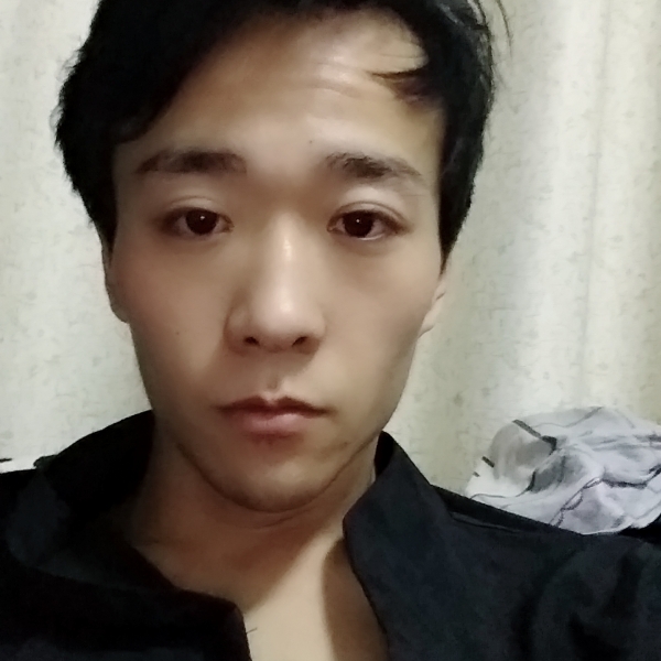 炙热漫步老虎的照片