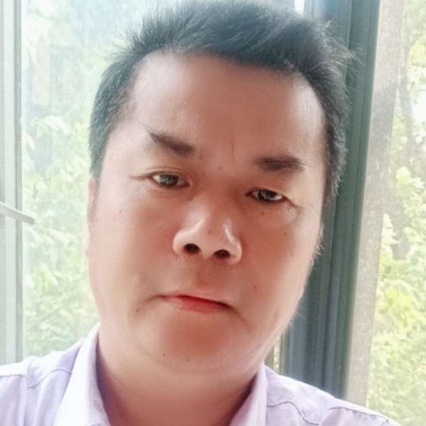 眼睛羞涩的照片