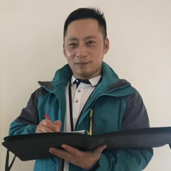 丑丑的帅的照片