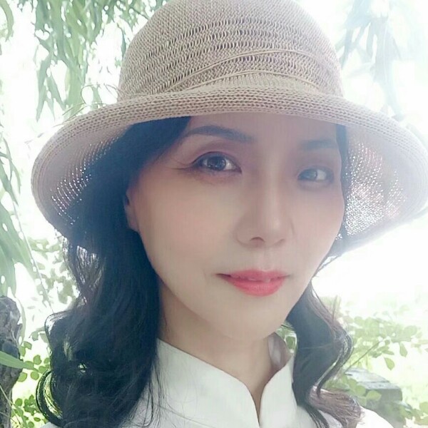 嫣然妩媚的照片