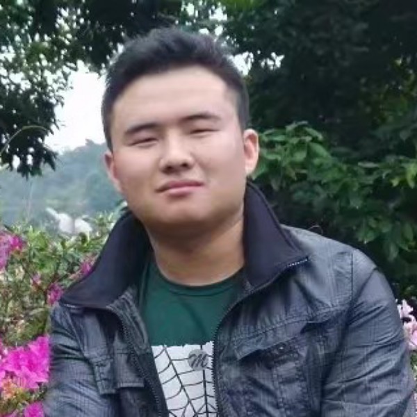 生动吃醋铅笔的照片