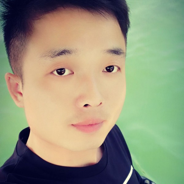 小涛，高兴的照片