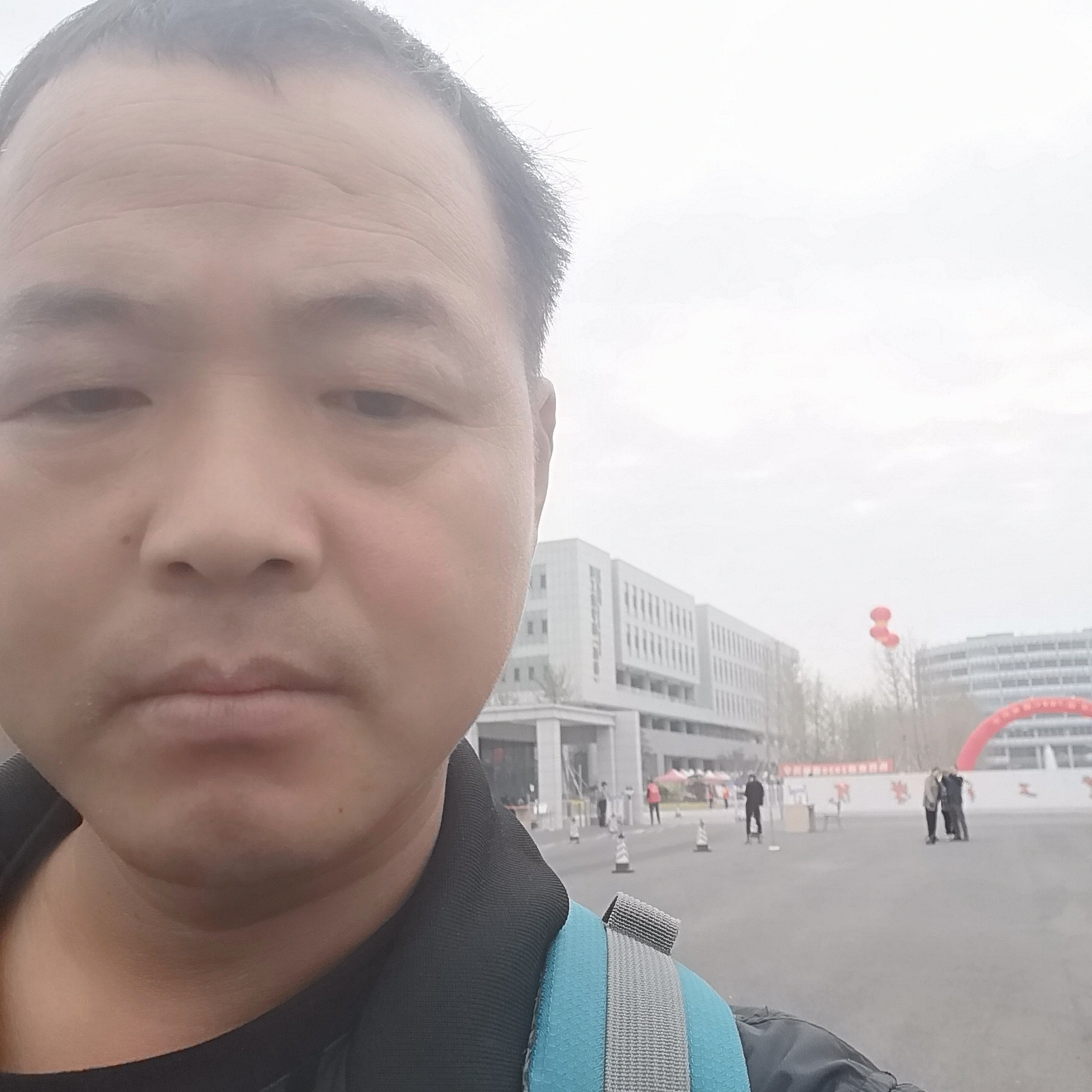 小甜瓜闻机灵的照片