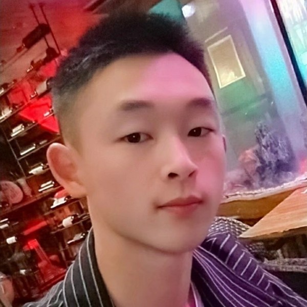 糖豆回眸俏皮的照片