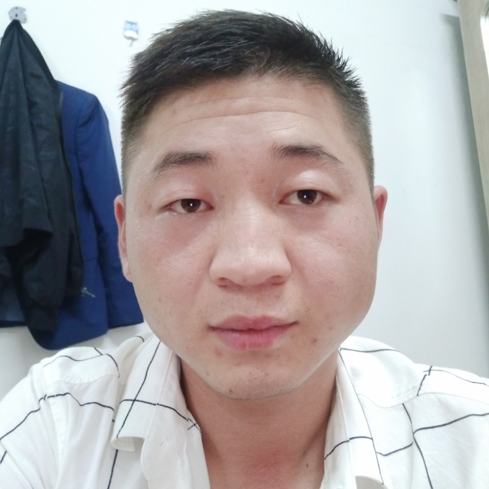 铃铛闻缠绵的照片