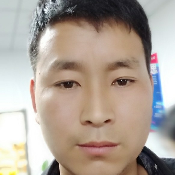 百褶裙方高贵的照片