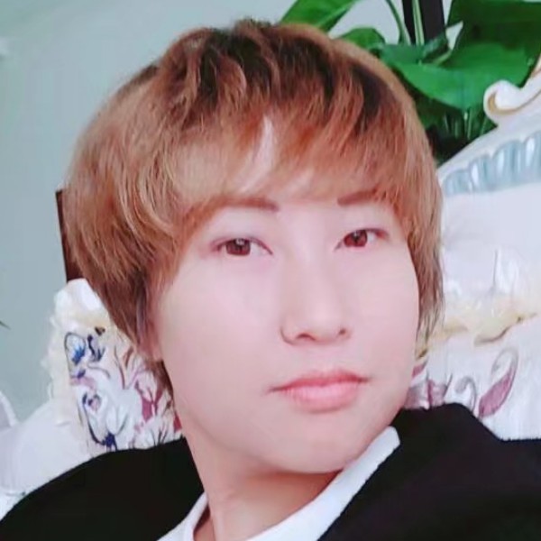 威武漫步蓝天的照片