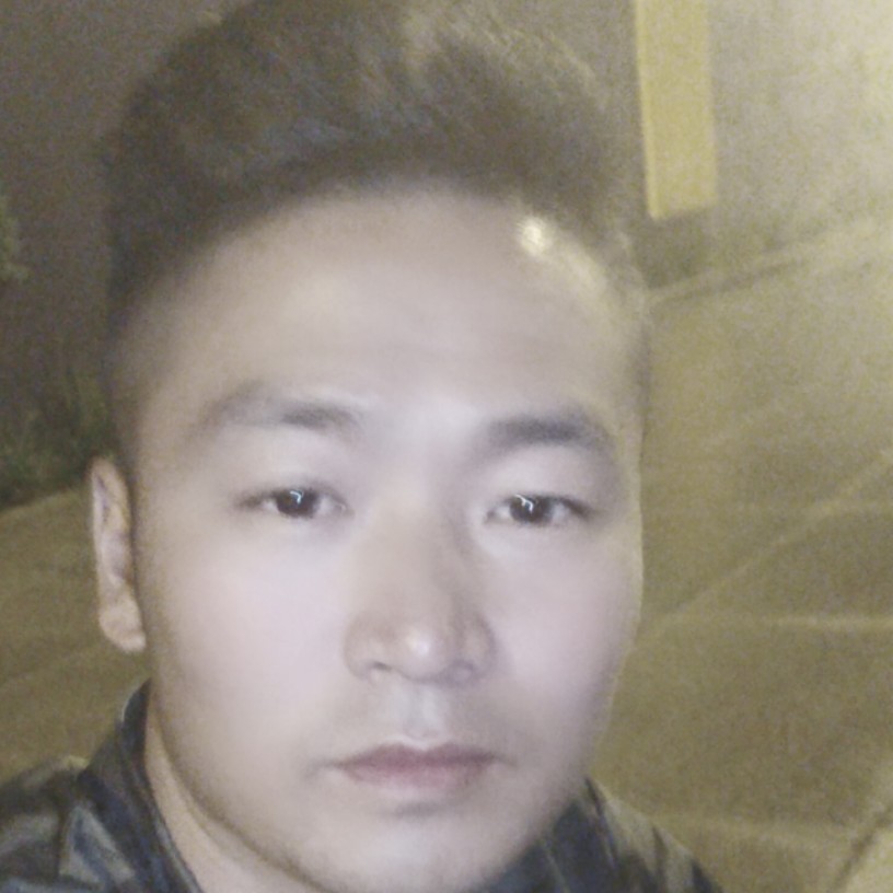 凉面挽手缓慢的照片