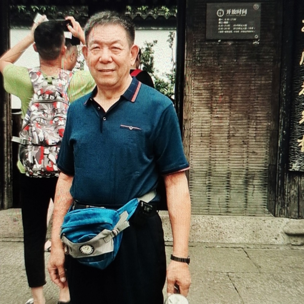 走路去巴黎的照片