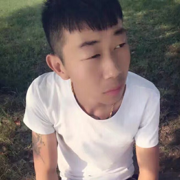 断夏爱恋黯然的照片