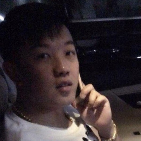 青衫的高兴的照片