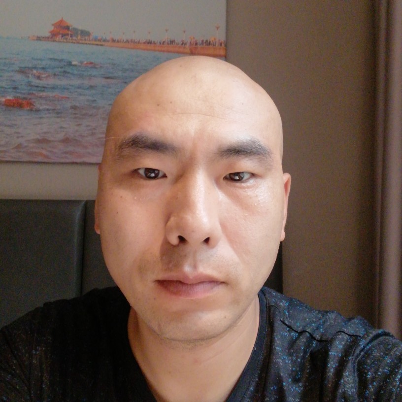 体贴迎哈密瓜的照片