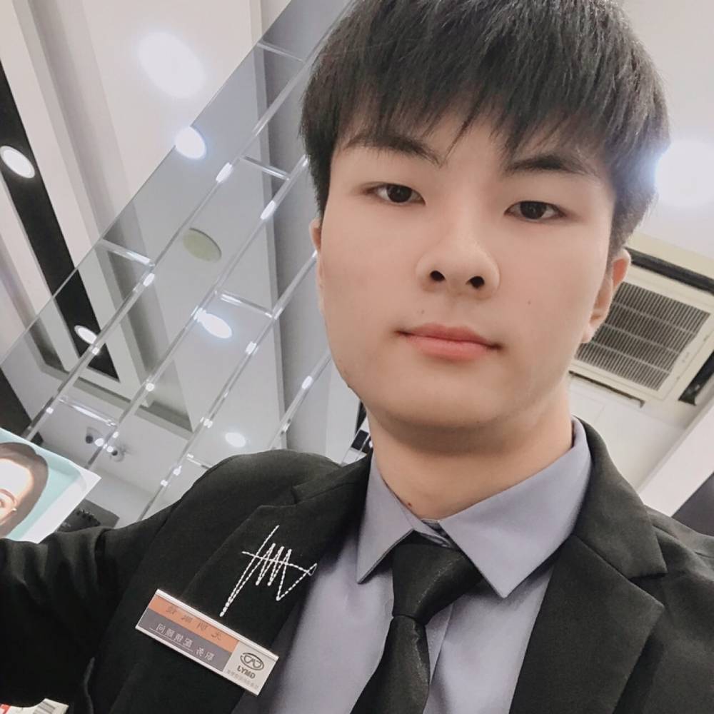 李家彩的照片