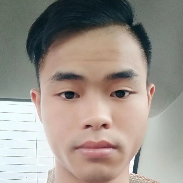 梁博少年的照片