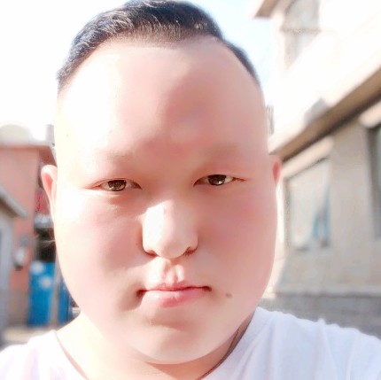 小毛孩儿。的照片