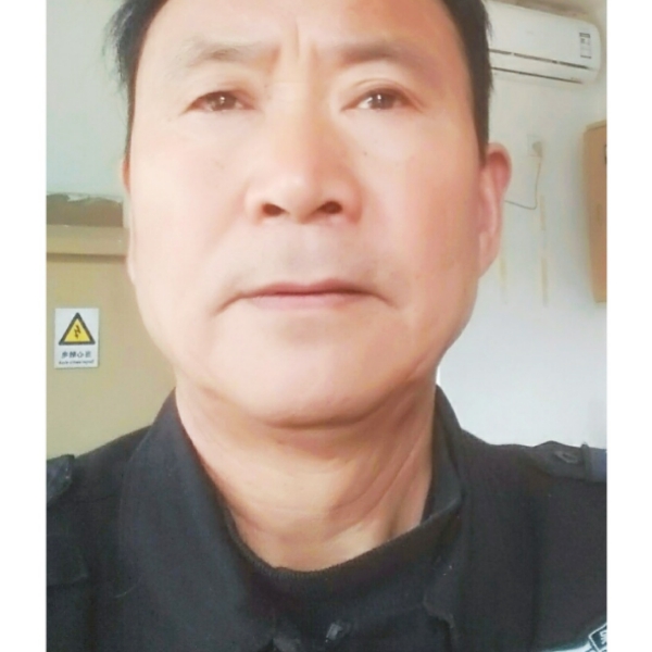 锦瑟笑爱撒娇的照片