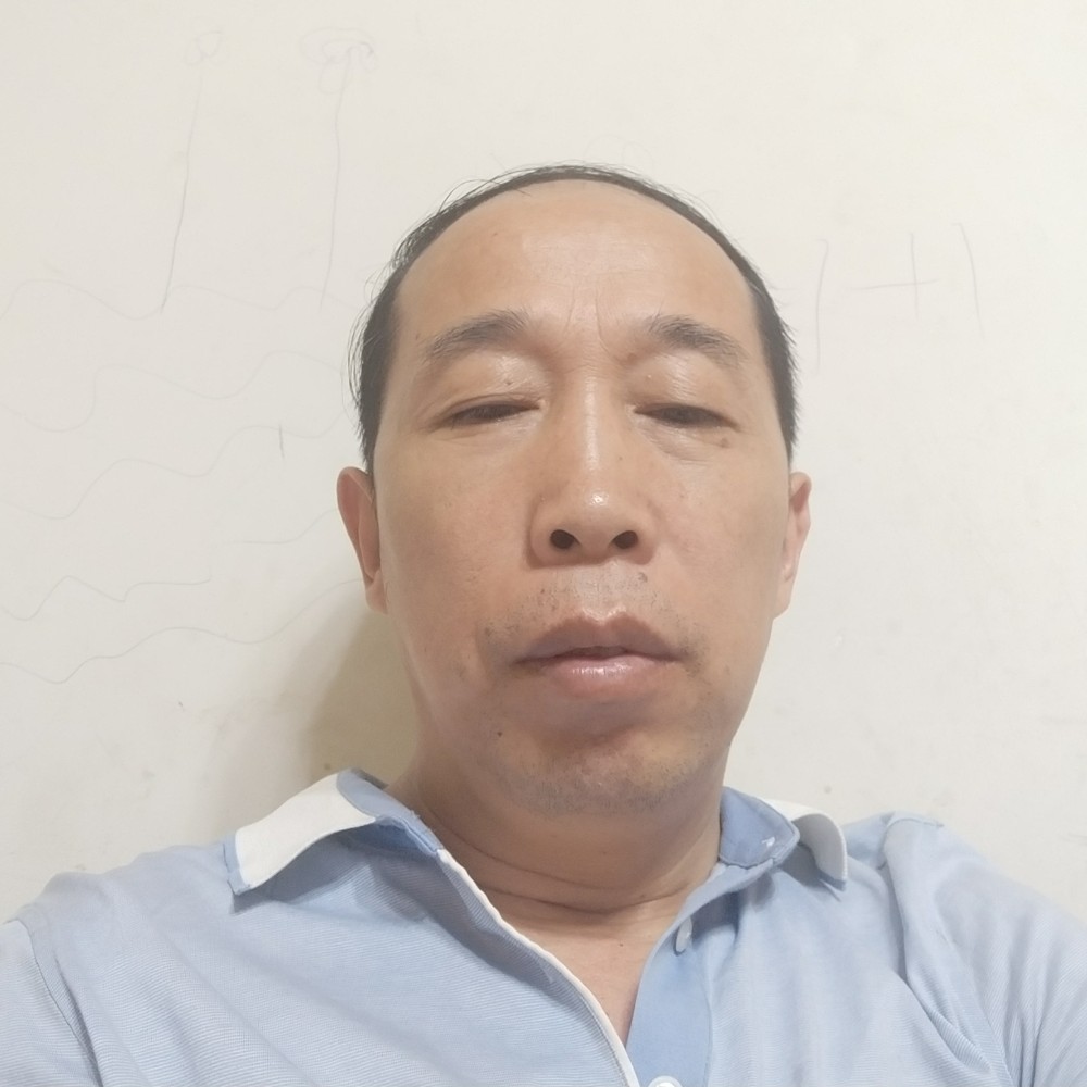 繁荣等待云朵的照片