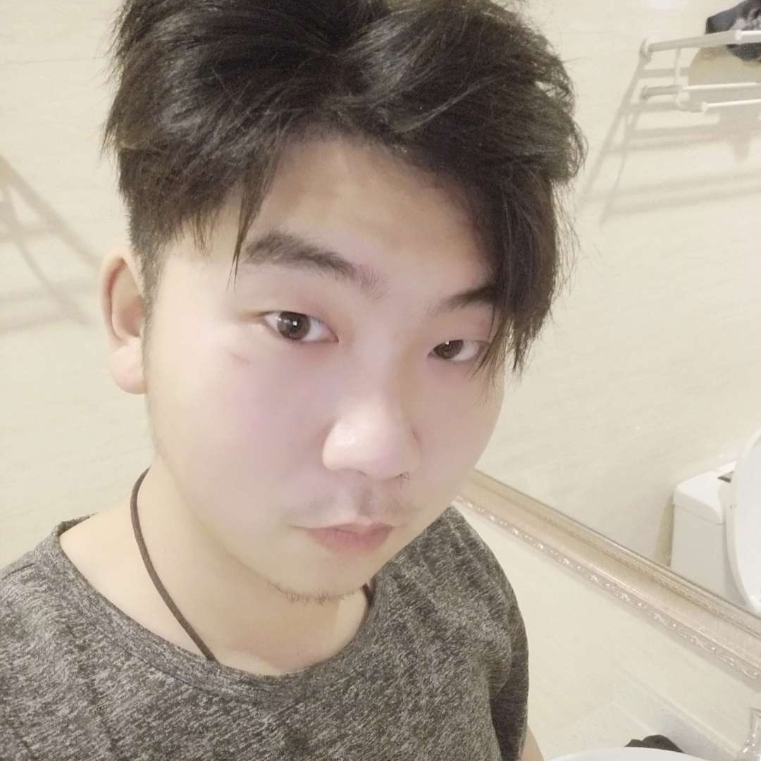 草莓回眸悲凉的照片