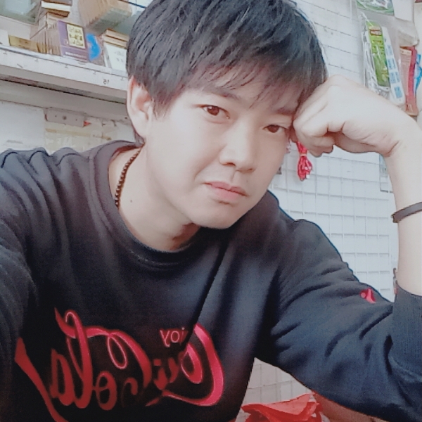 紧张踢余溫的照片