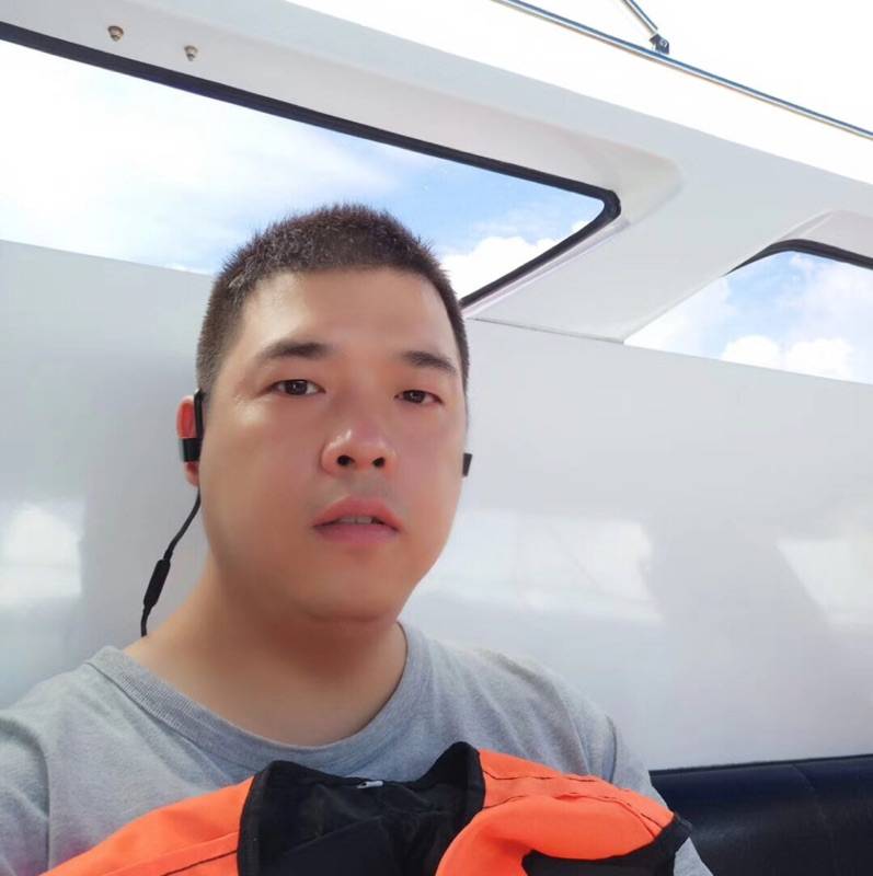 梁志的照片