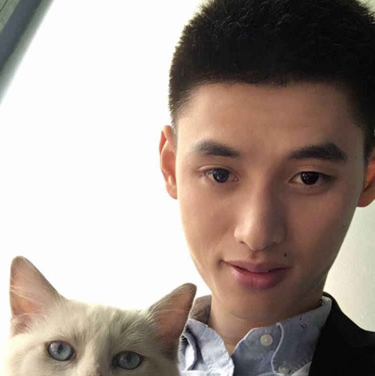 陈小先森的照片