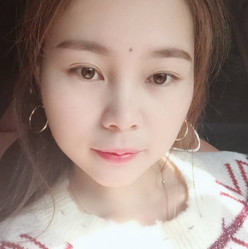 侯琴的照片