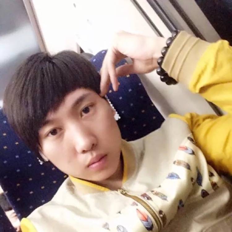 Santino的照片