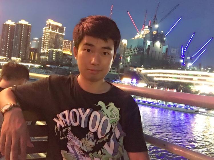 中年油腻大叔的照片