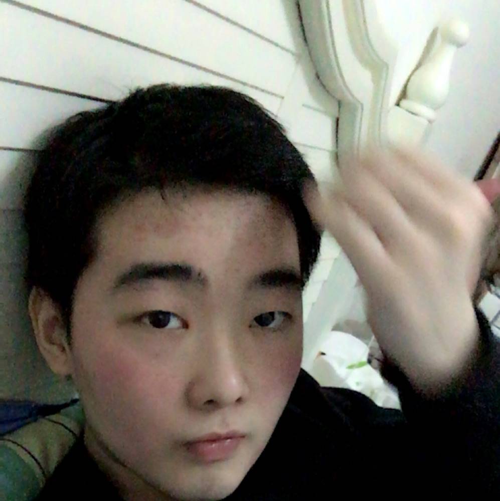 养猫的大叔的照片