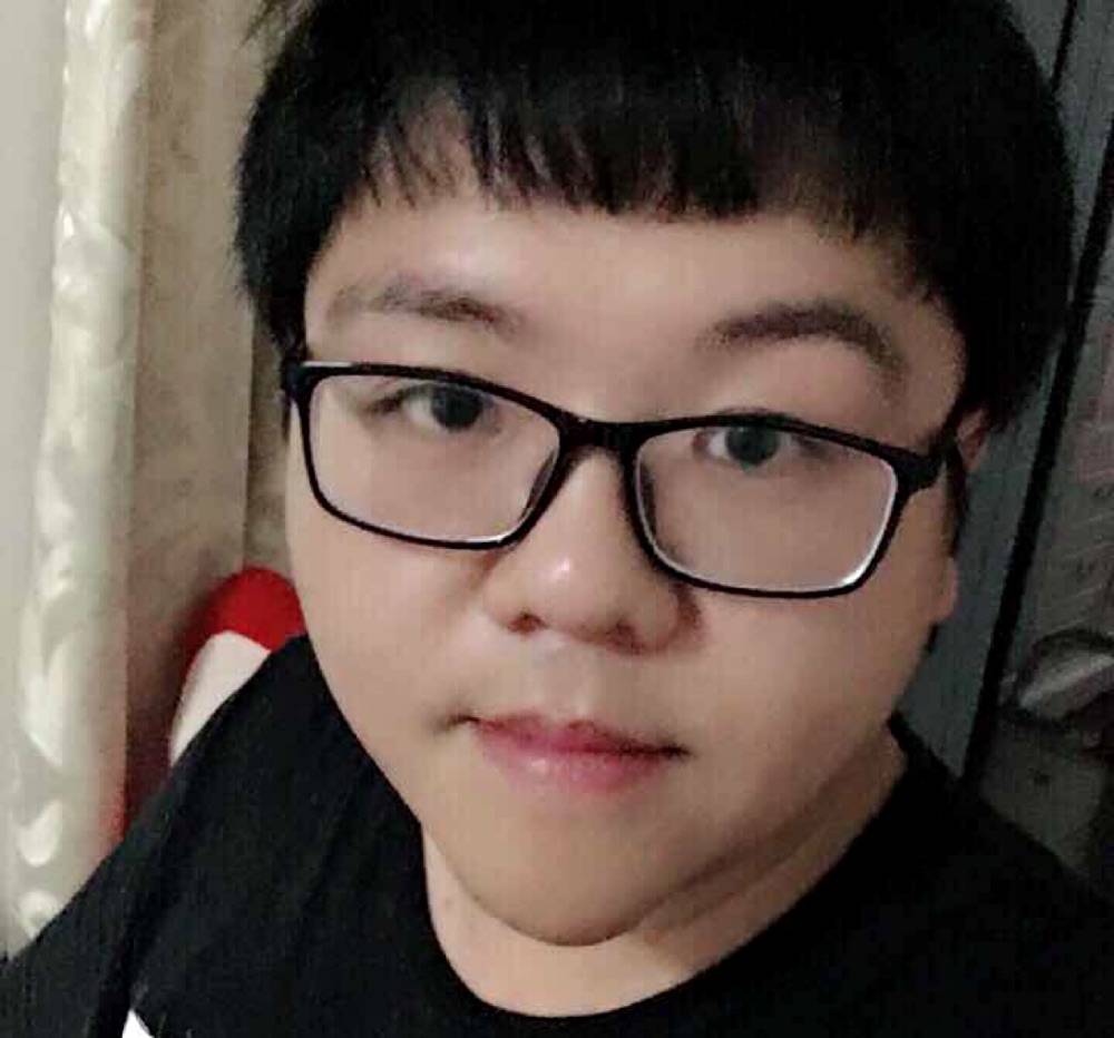 秋月柳絮红的照片