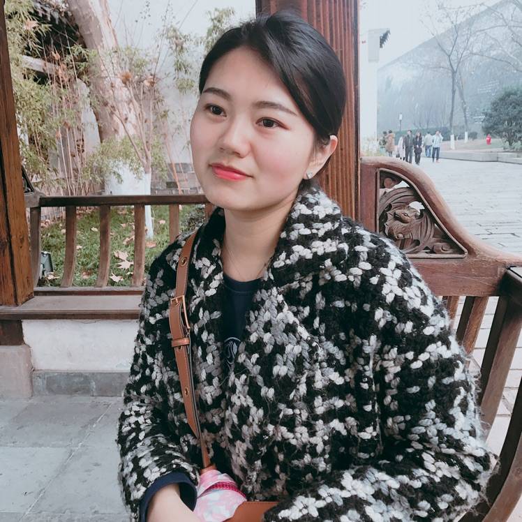 康乐妮的照片