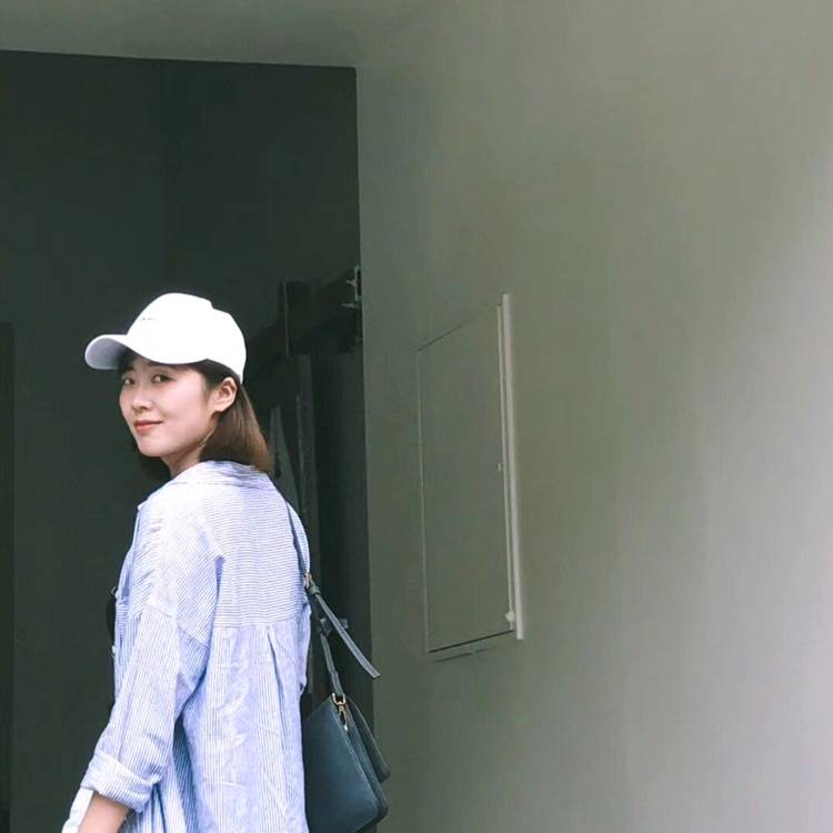 一只兔子、的照片