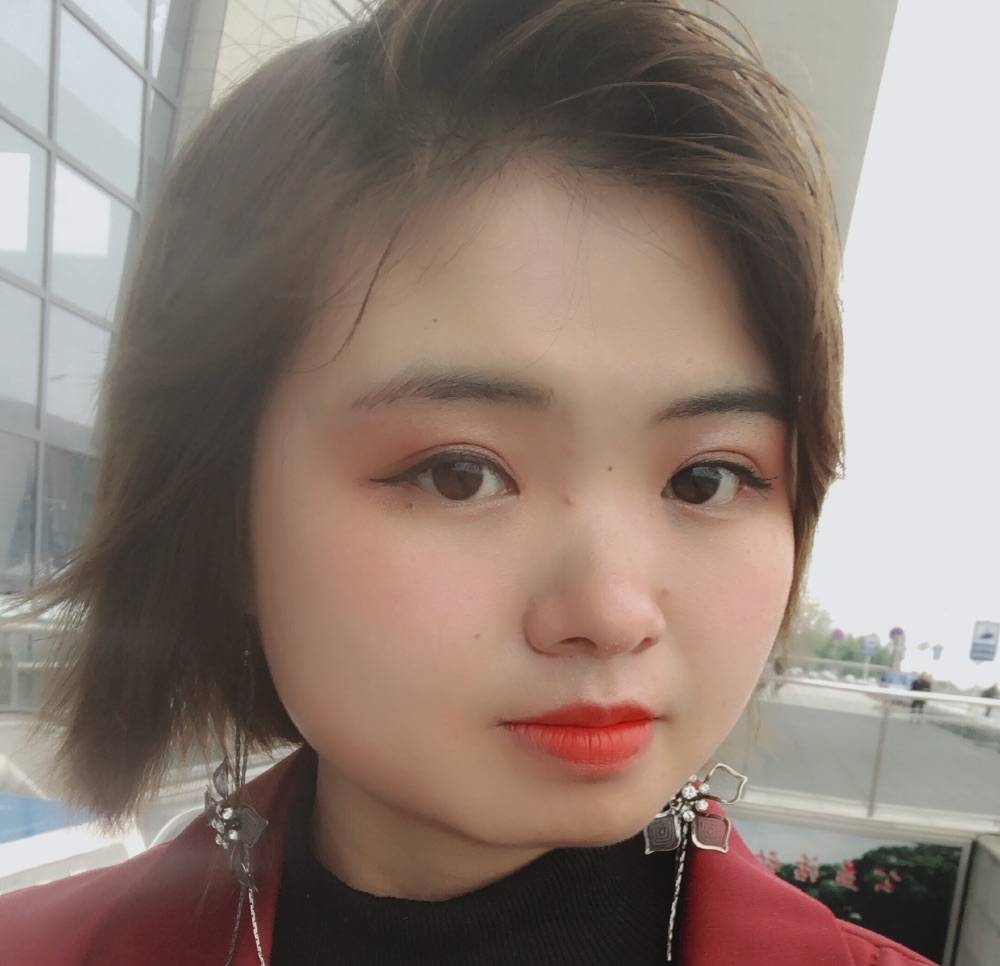 贺静的照片