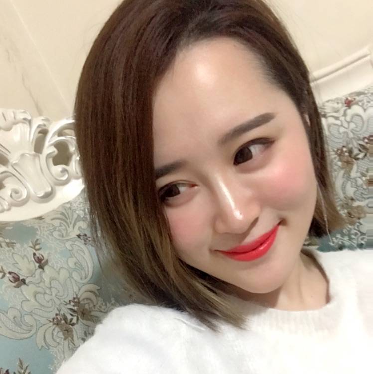 秦莹的照片