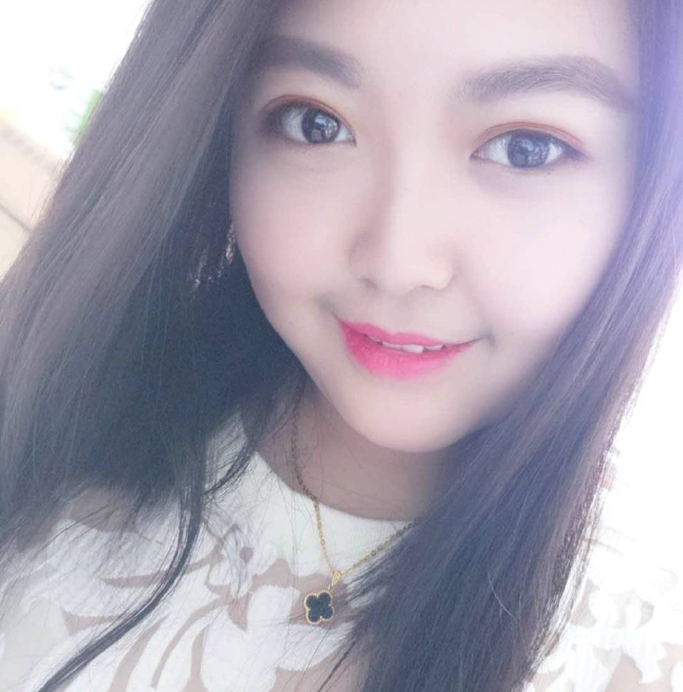 六月。的照片