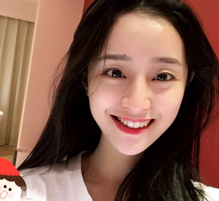 梁雅的照片