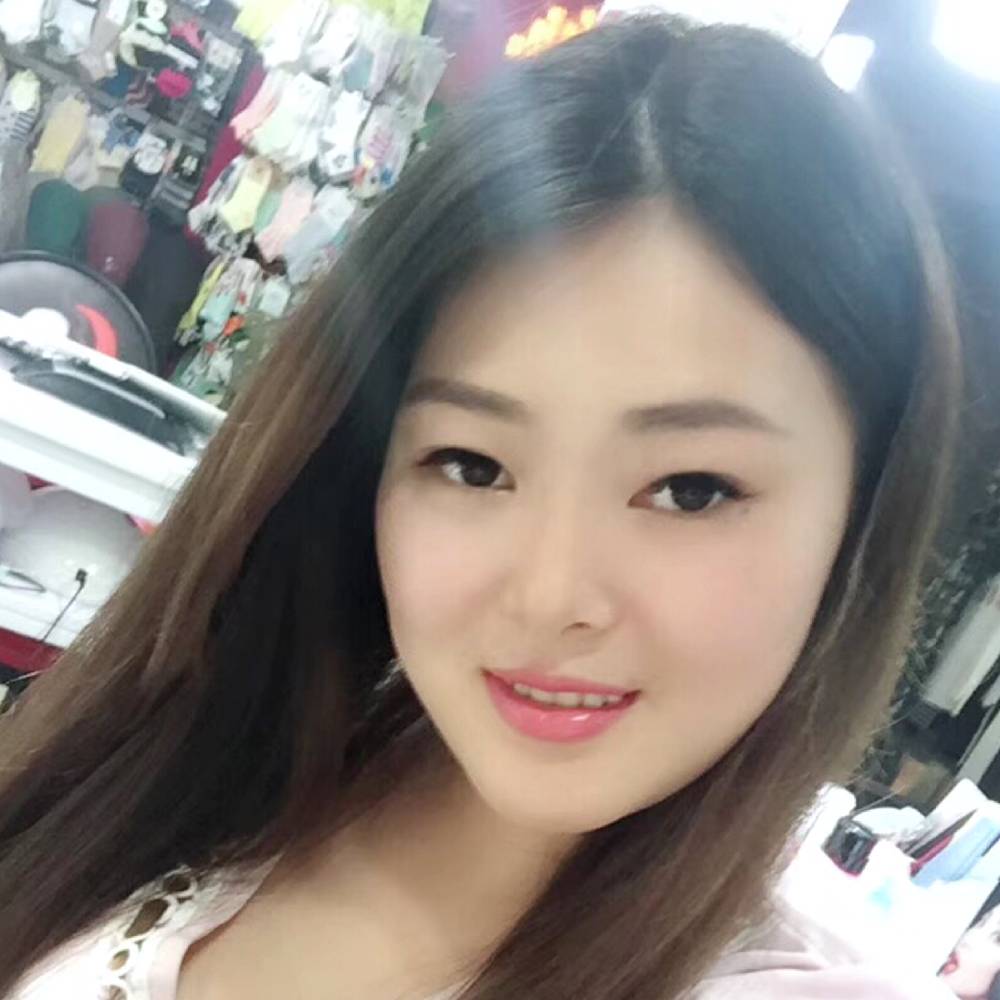 想人陪战斗机的照片