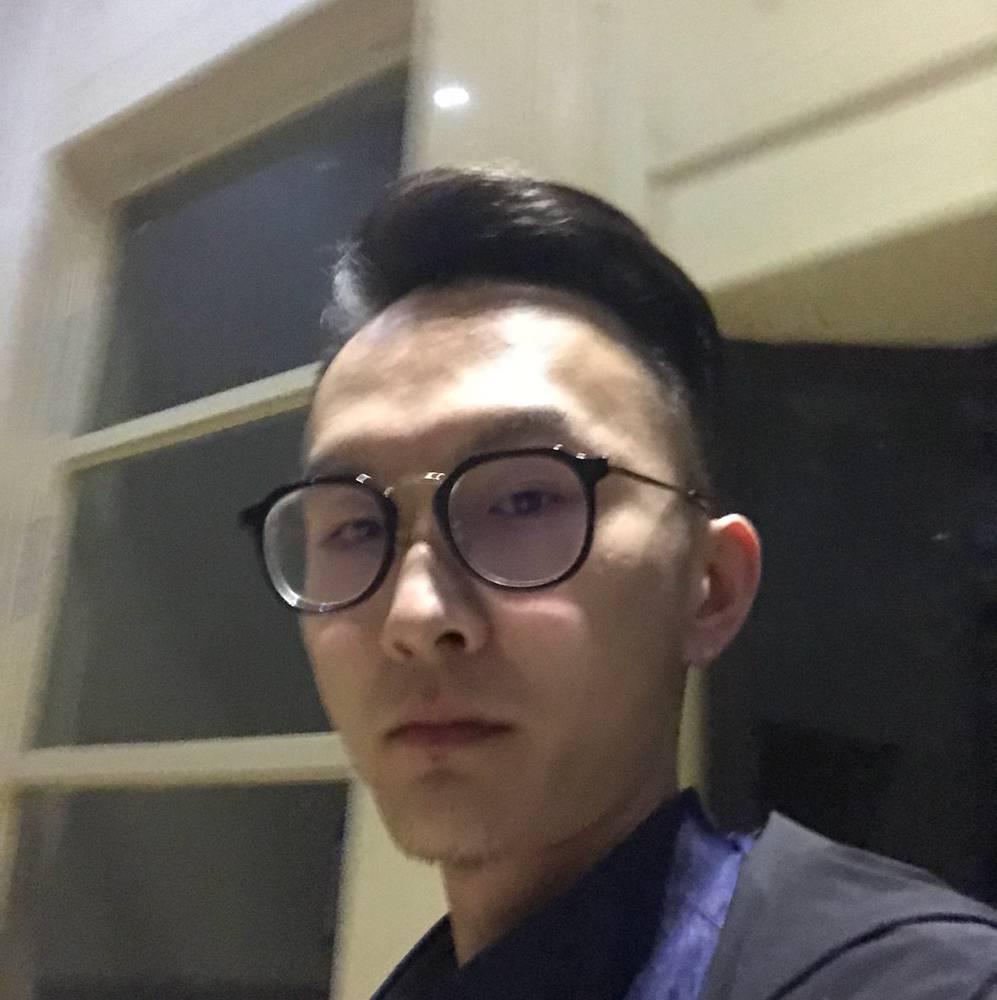 淡淡蓝天的照片